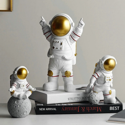 HomeQuill™ Luna Spaceman Figurines