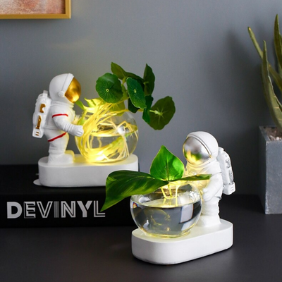 HomeQuill™ Astronaut LED Plant Holder