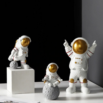 HomeQuill™ Luna Spaceman Figurines